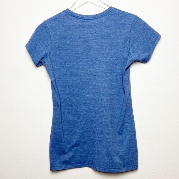 THE NORTH FACE | Blue Graphic V-neck Tee - Picture 2 of 4